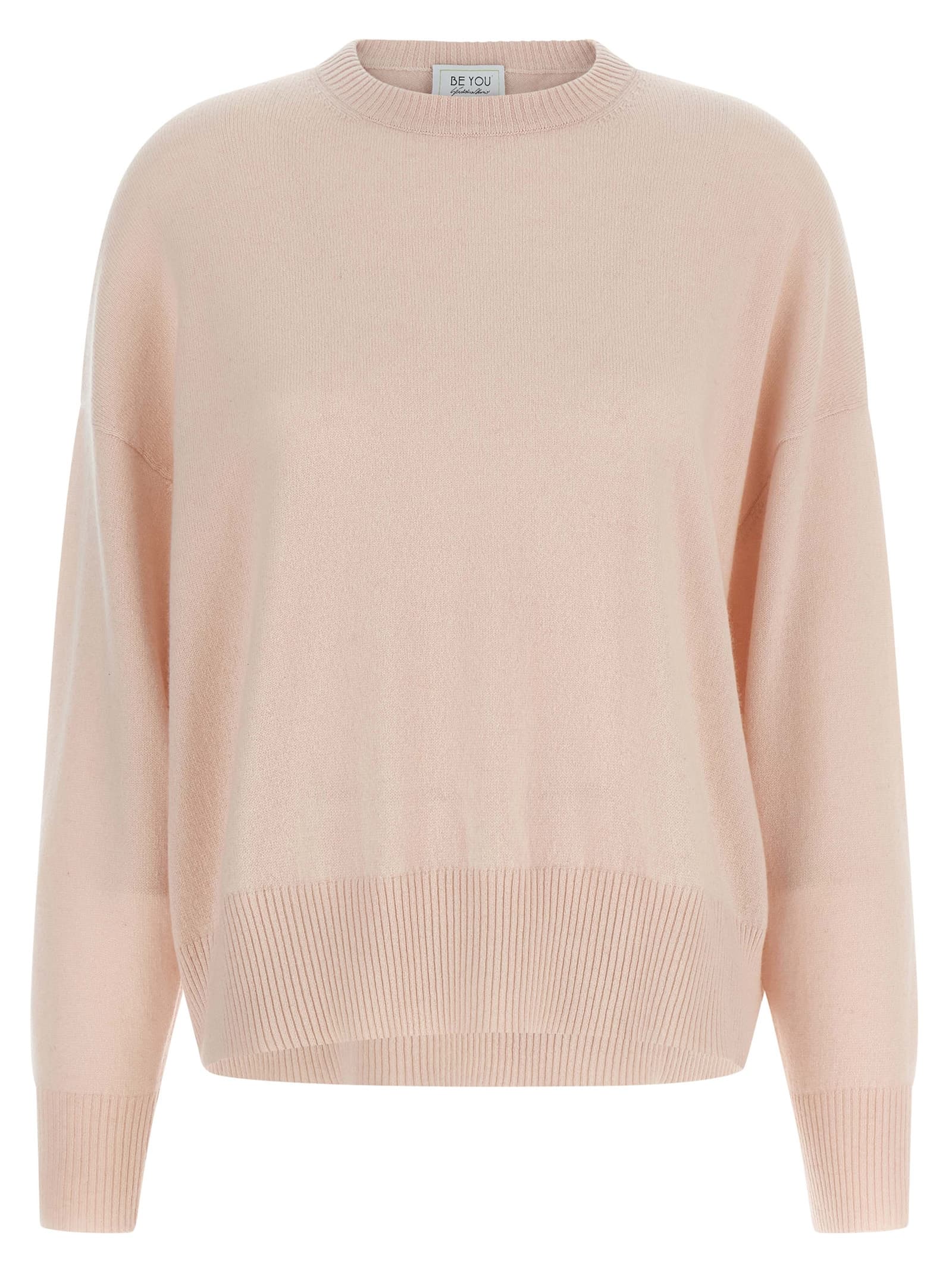 Светр з круглим вирізом